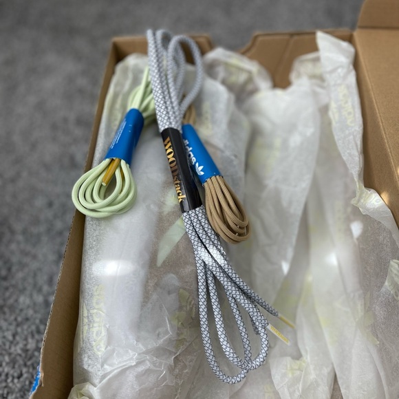 ADIDAS - Picture 8 of 9